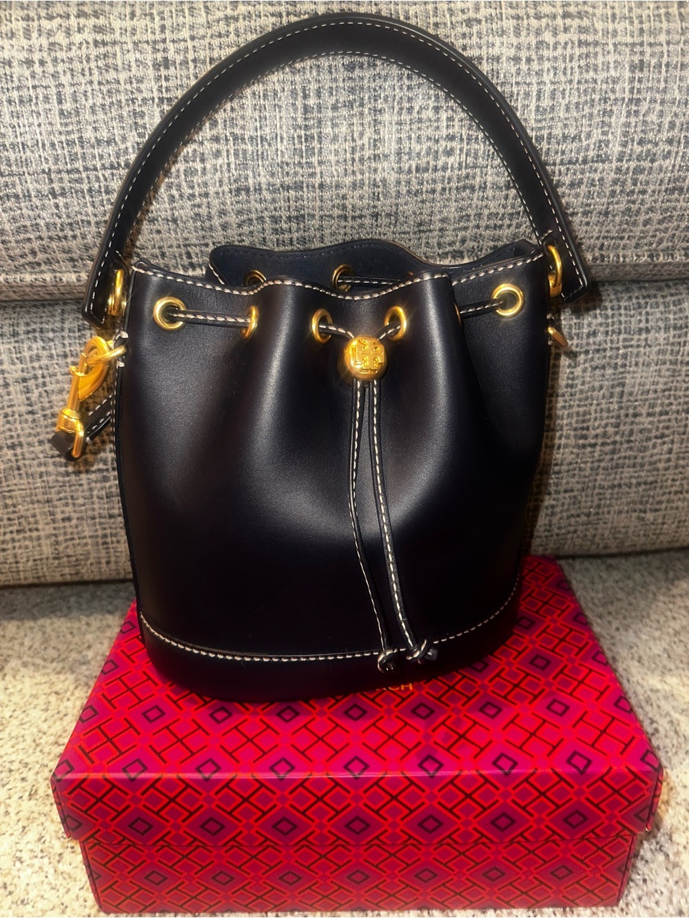 Tory Burch T Monogram Leather Bucket Bag Midnight Navy With Gold Accent - Picture 7 of 16